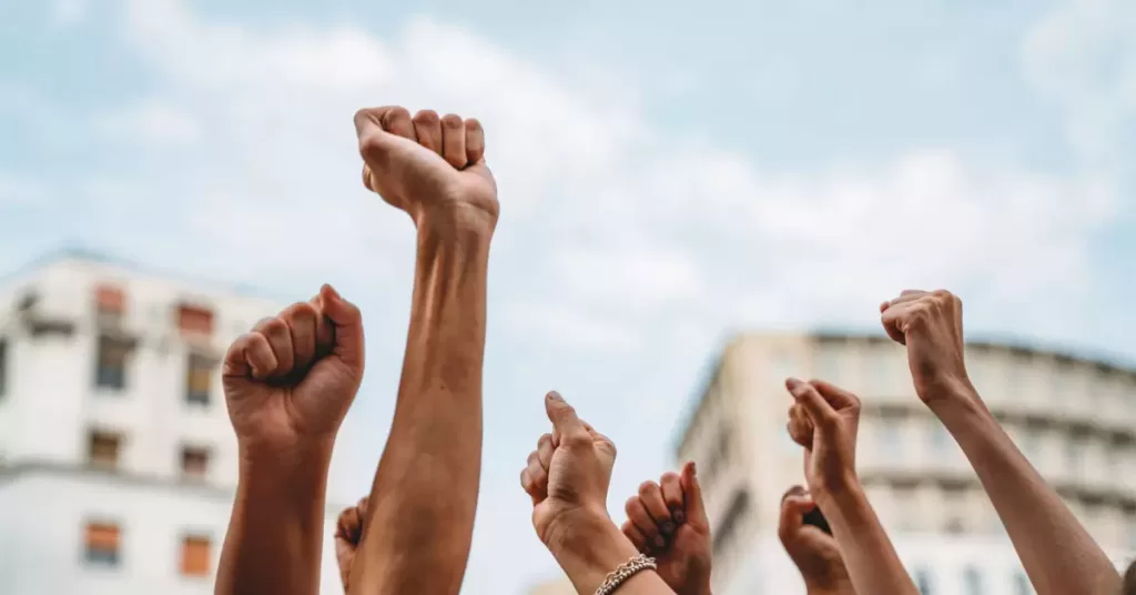 Halkı Kin ve Düşmanlığa Tahrik veya Aşağılama Suçu
